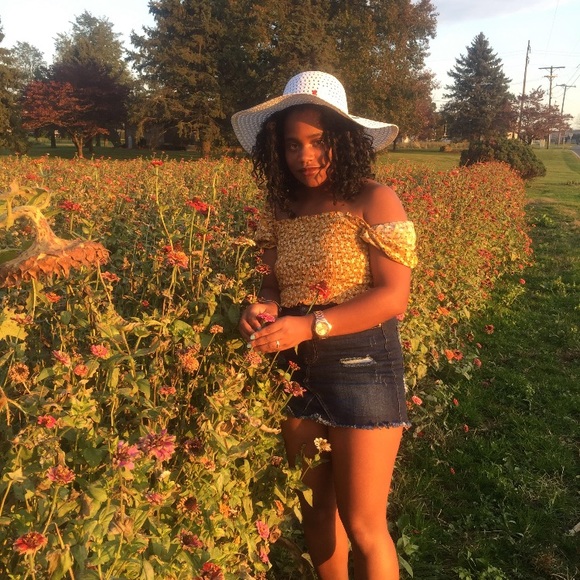 Meet your Posher, Kadie - Picture 4 of 5